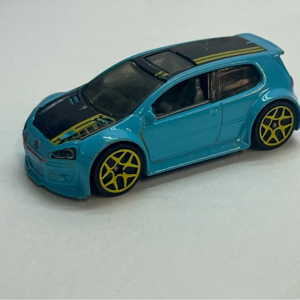 hot wheels volkswagen gold gti die cast car 2013 light blue yellow black racing‎